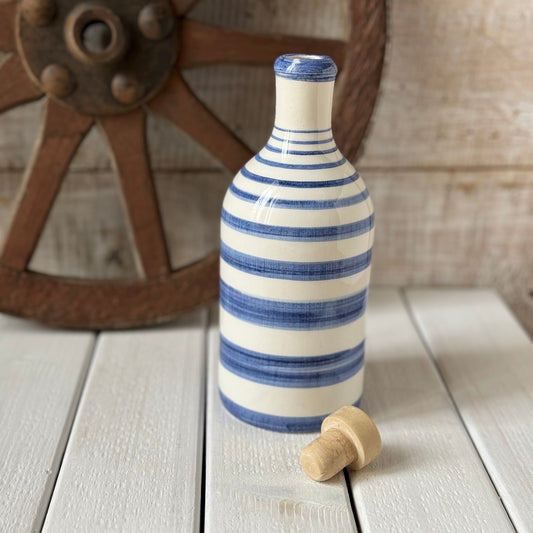 Bottiglia in ceramica realizzata e dipinta a mano