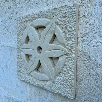 Copri presa d’aria griglia di areazione realizzata in pietra leccese e lavorata a mano| Pietra leccese| Puglia| Salento| modello Salentina|